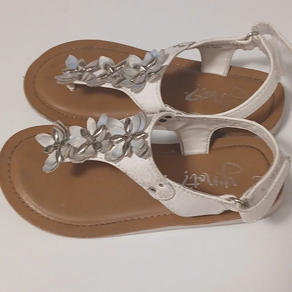 Y•Not? Kid Girls Thong Sandal with Metallic Silver Flower Accents - White 12M